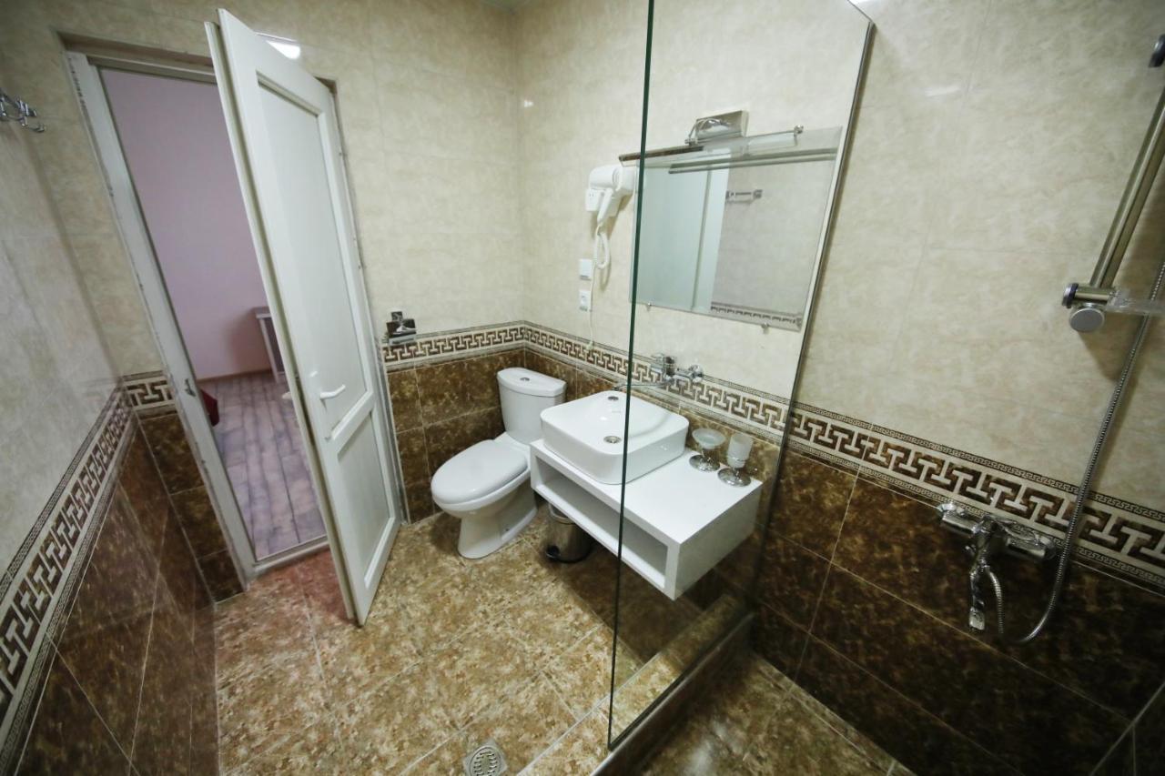 Hotel Tamari Koetaisi Buitenkant foto