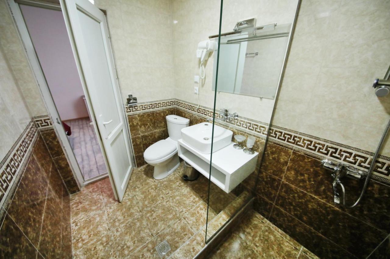 Hotel Tamari Koetaisi Buitenkant foto