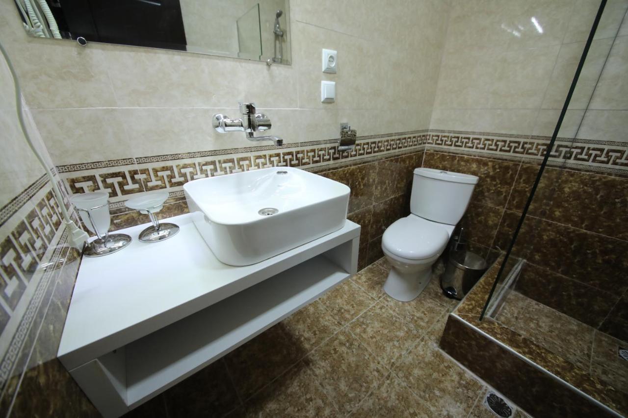 Hotel Tamari Koetaisi Buitenkant foto