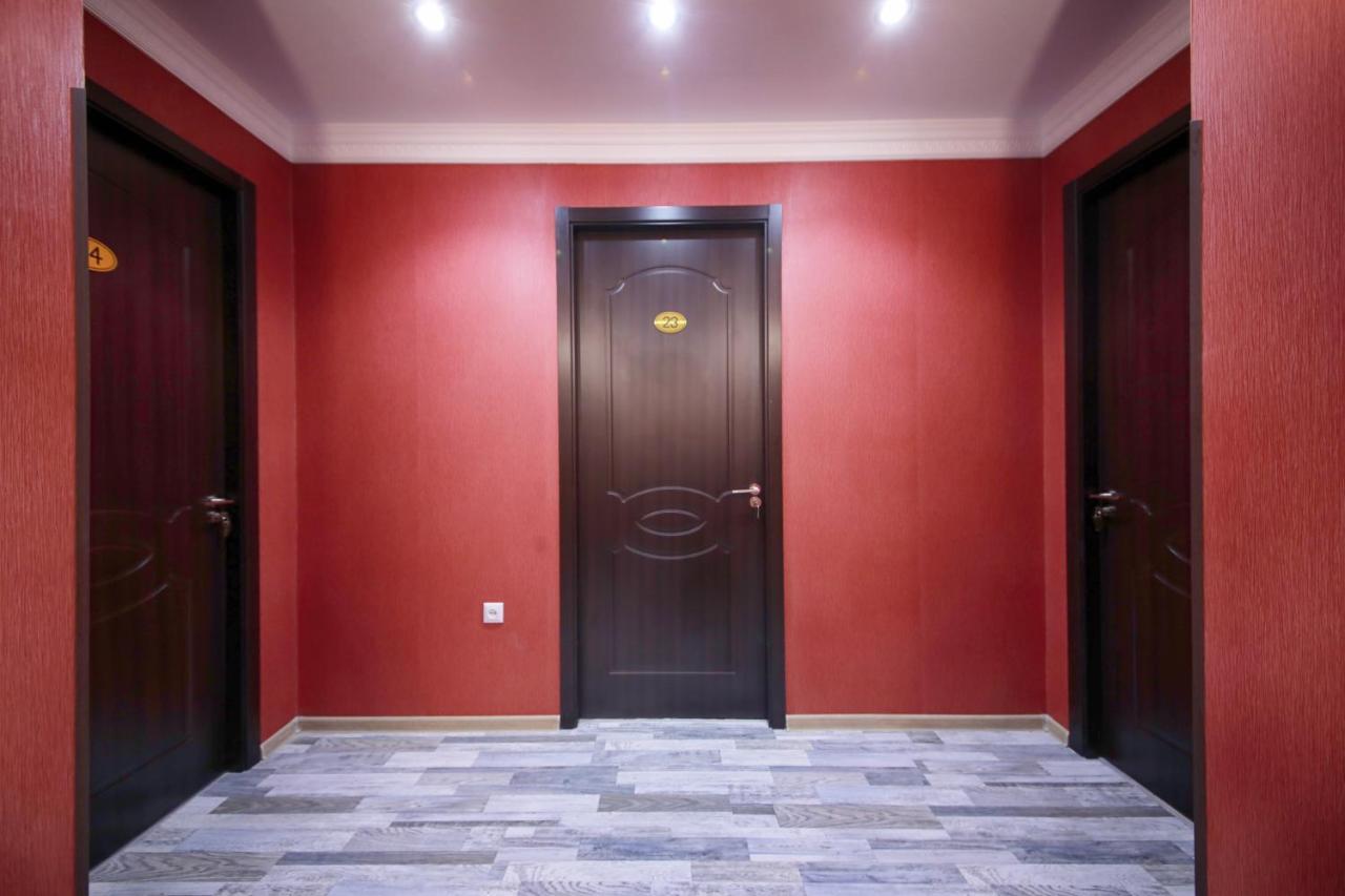 Hotel Tamari Koetaisi Buitenkant foto