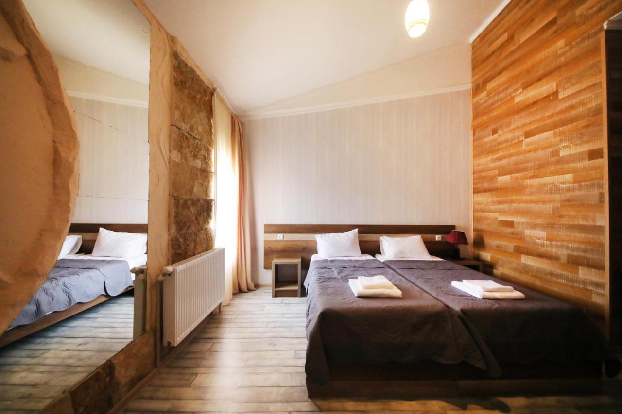 Hotel Tamari Koetaisi Buitenkant foto
