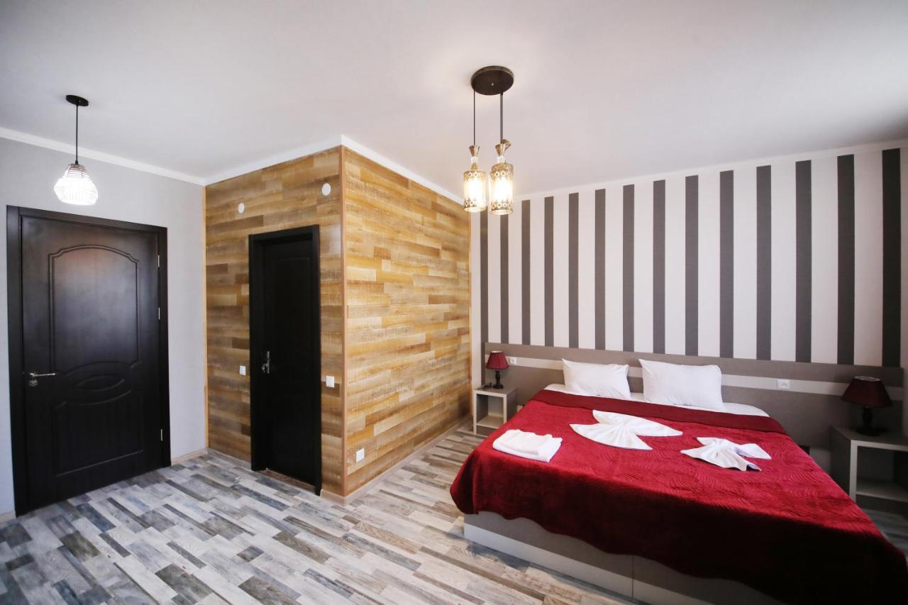Hotel Tamari Koetaisi Buitenkant foto