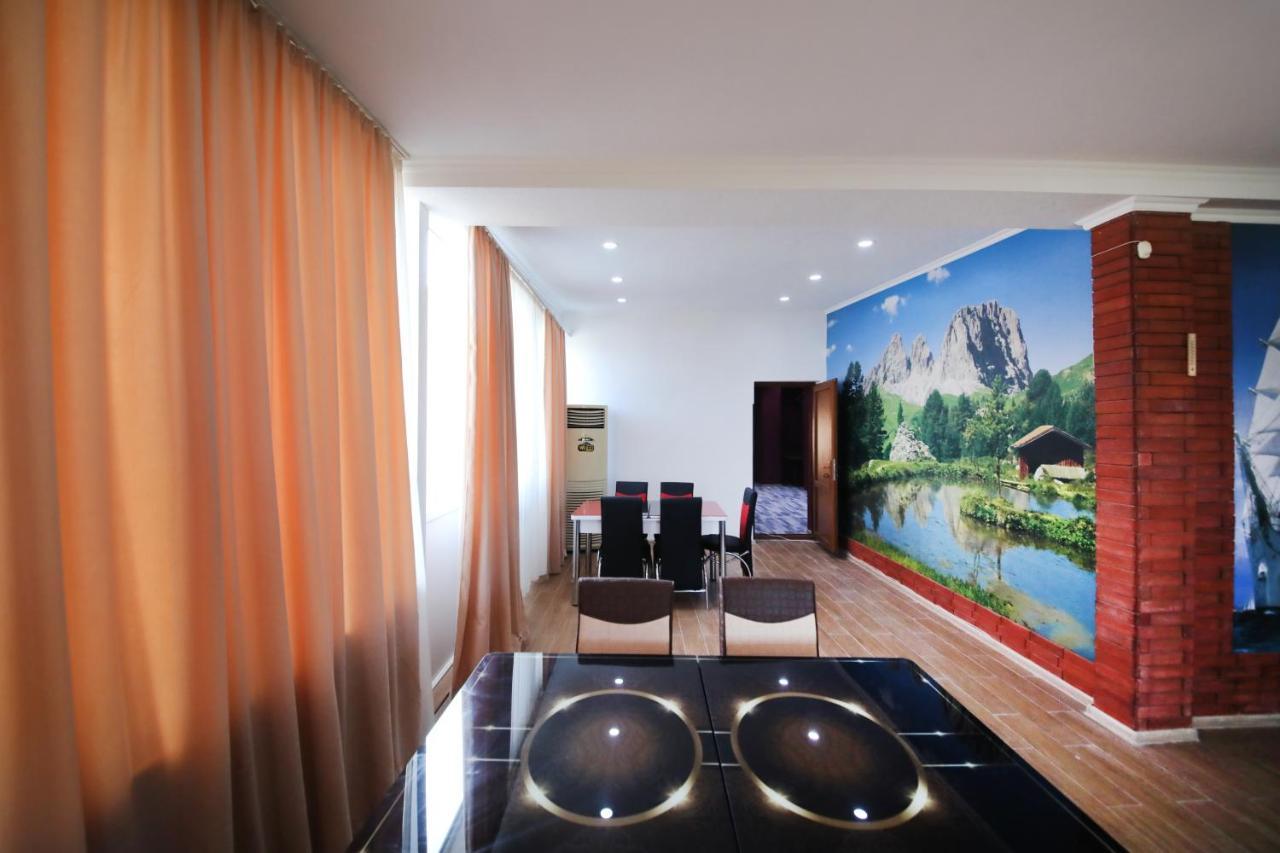 Hotel Tamari Koetaisi Buitenkant foto