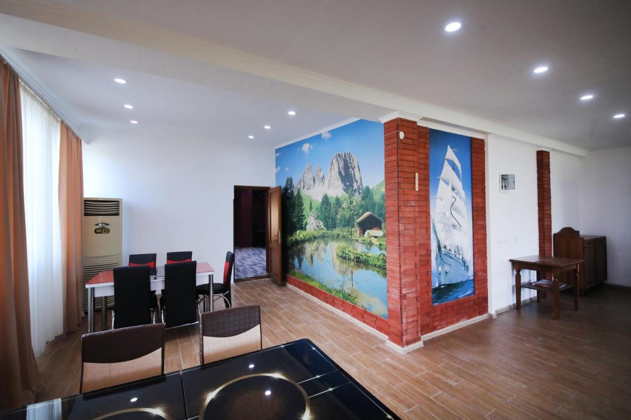 Hotel Tamari Koetaisi Buitenkant foto