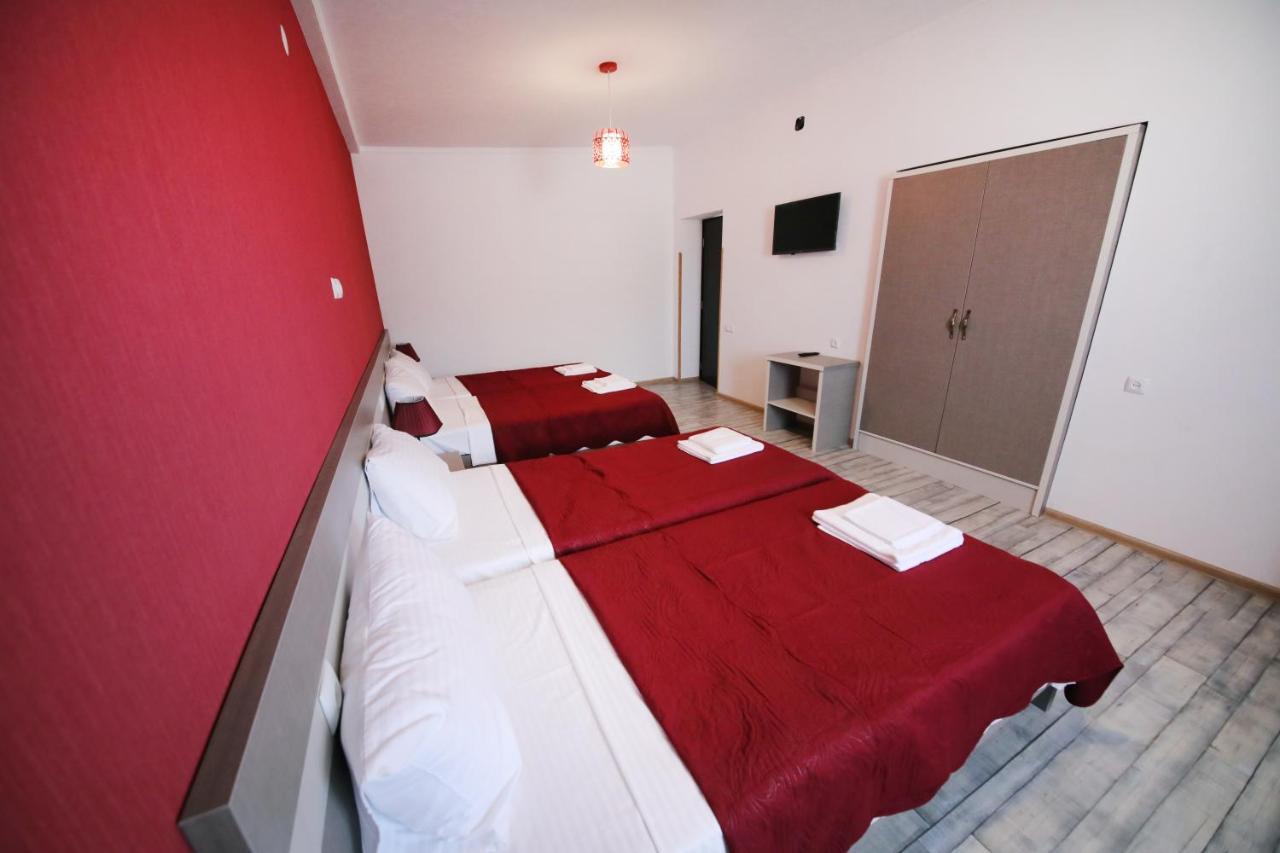 Hotel Tamari Koetaisi Buitenkant foto