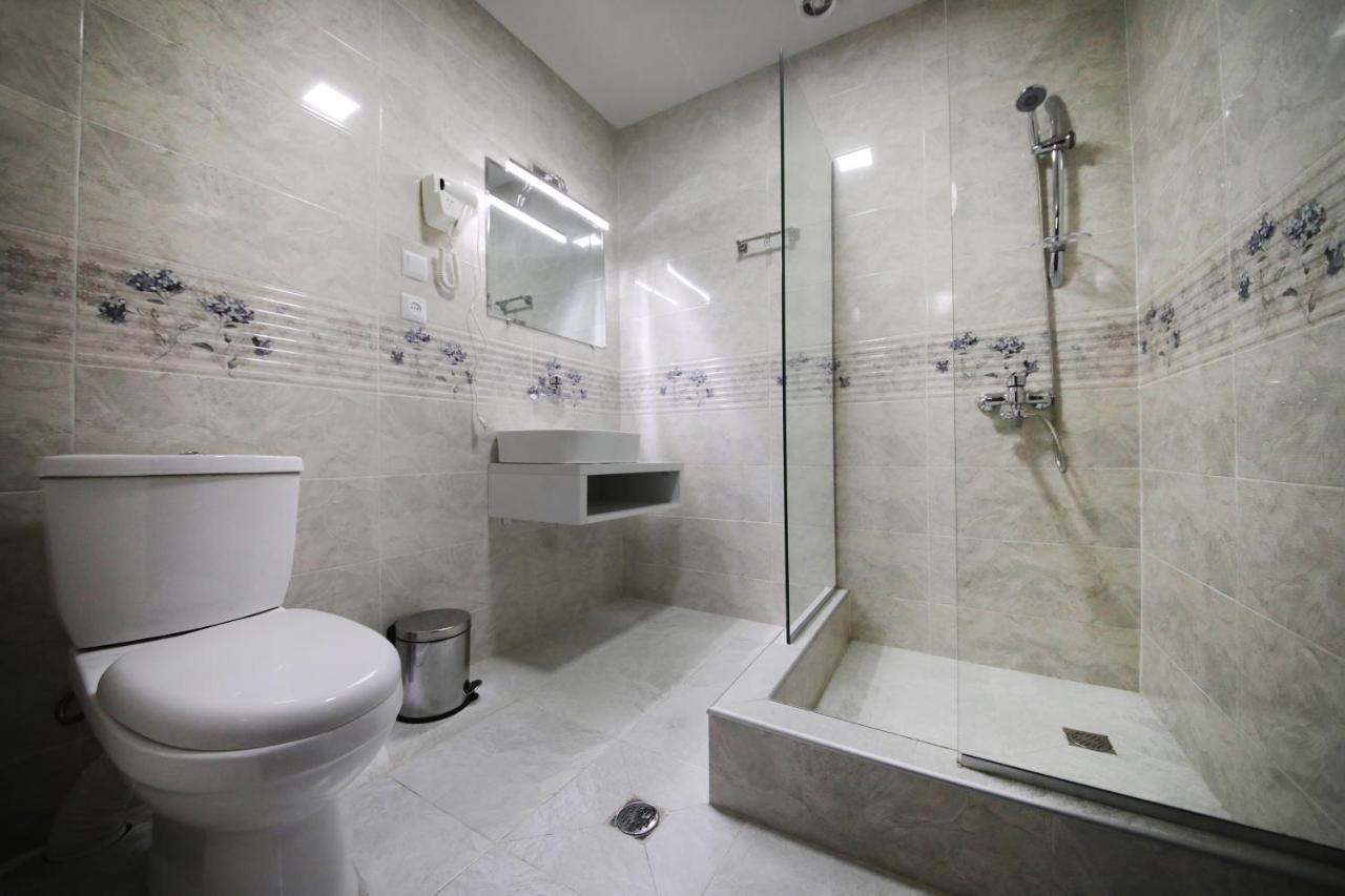 Hotel Tamari Koetaisi Buitenkant foto