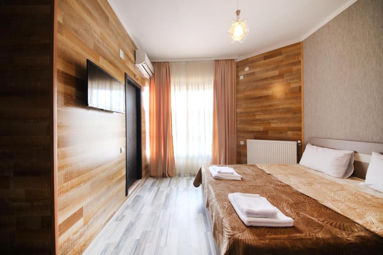 Hotel Tamari Koetaisi Buitenkant foto